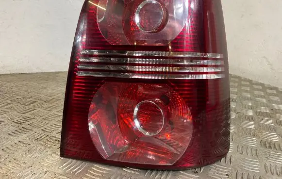 Volkswagen Touran I Rear/tail lights 1T0945096J 1T0945112G