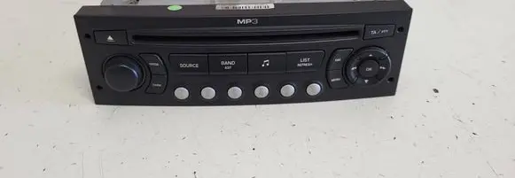 Radio/CD/DVD/GPS head unit