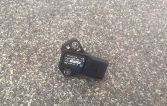 Skoda Fabia Mk2 (5J) Air pressure sensor 0281002399 038906051B