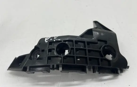 Front bumper mounting bracket