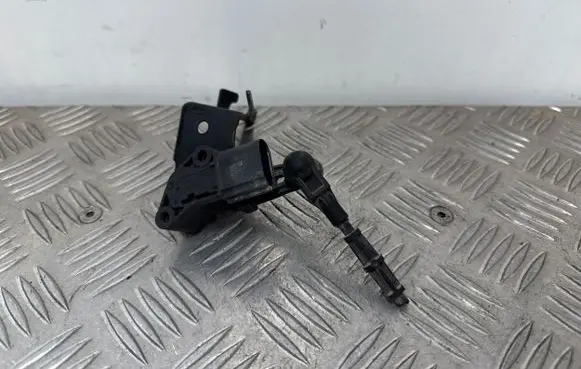Headlight/headlamp level sensor