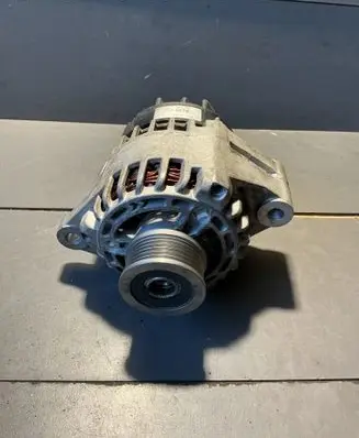 Opel Zafira B Generator/alternator 