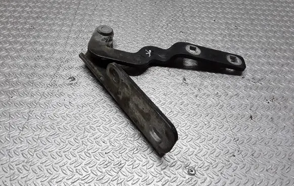 Audi A8 S8 D2 4D Engine bonnet/hood hinges 4D0823301C