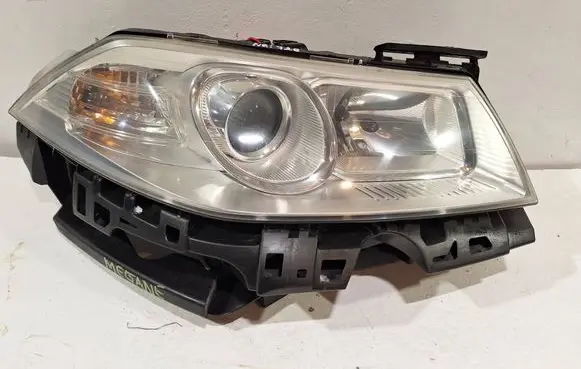 Renault Megane II Headlight/headlamp 8200412742