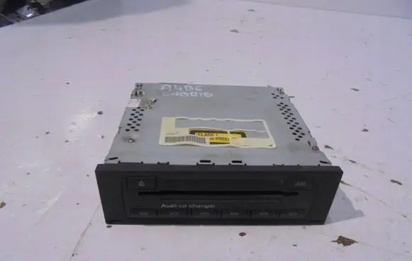Audi A4 S4 B6 8E 8H CD/DVD changer 8E0035111C