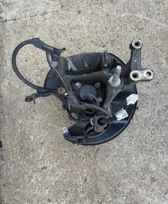 Rear wheel hub