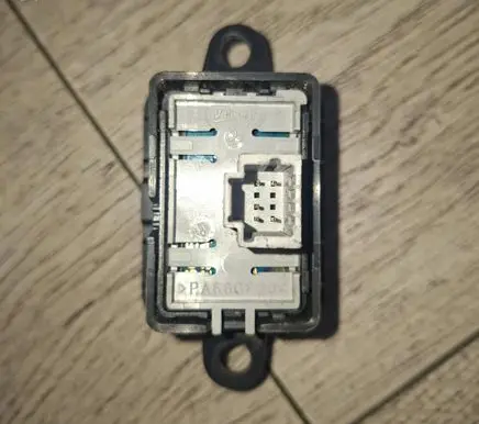 Renault Megane III Cruise control switch 1015009001