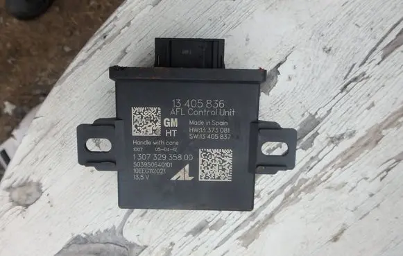 Opel Zafira C Xenon control unit/module 1340586