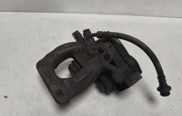 Nissan Qashqai Rear brake caliper 32353310C