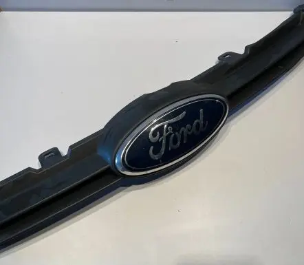 Ford Fiesta Front grill 8A618200B
