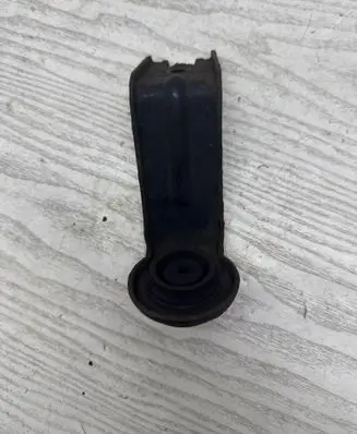 Toyota Avensis T270 Radiator mount bracket 16523-0R010