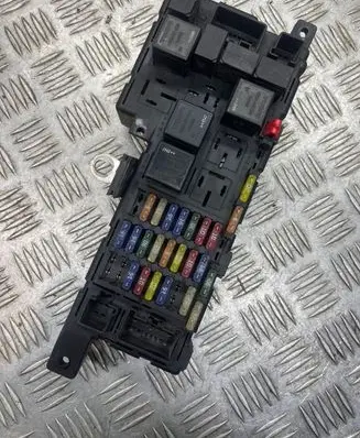 Volvo S60 Fuse module 8637841 518322326 011221100123