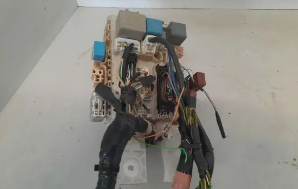 Toyota Yaris Fuse box set 82730-52700