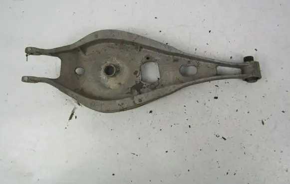 BMW 3 E36 Rear upper control arm/wishbone 1094890