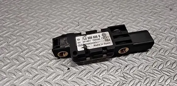 Volkswagen Touareg I Airbag deployment crash/impact sensor 7L0909606B