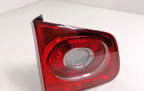 Volkswagen Tiguan Tailgate rear/tail lights 5N0945093C