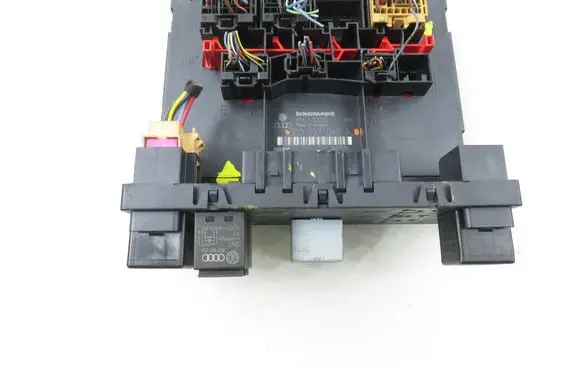 Skoda Octavia Mk2 (1Z) Central body control module 3C0937049AJ
