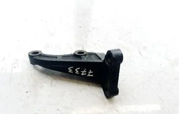 Hyundai ix 55 Engine mounting bracket
