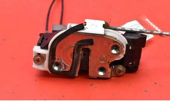 Mitsubishi Eclipse Front door lock 