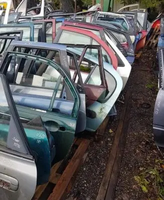 Mitsubishi Sigma Rear door