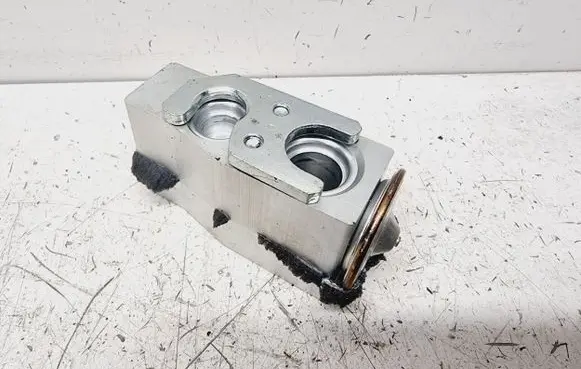 Renault Clio V Air conditioning (A/C) expansion valve DT482465 922700490R