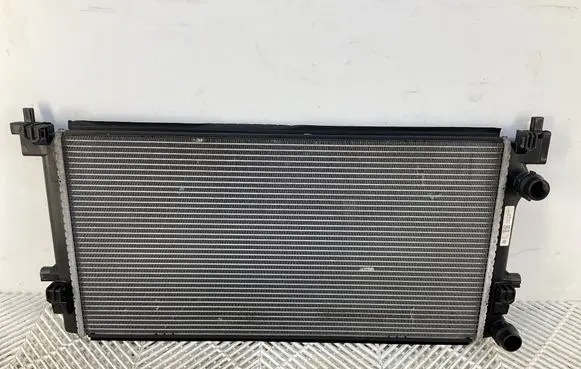 Volkswagen Golf VII Coolant radiator 5Q0121251EC