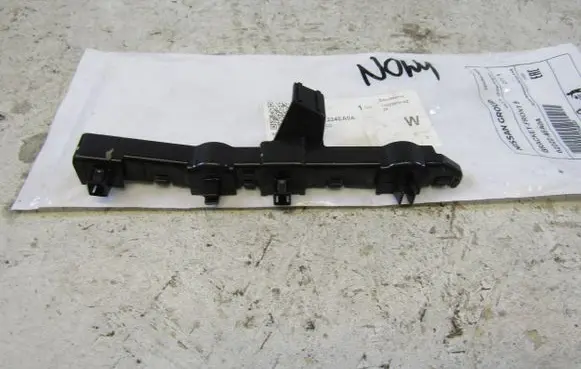 Nissan Qashqai Front bumper mounting bracket 622224EA0A