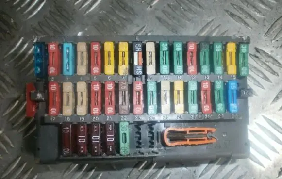Peugeot 406 Fuse box set psa94505