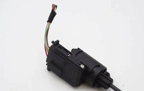 Volkswagen Golf Plus Brake pedal sensor switch 3B0945511C