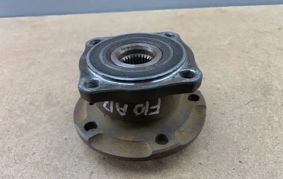 BMW 5 F10 F11 Rear wheel ball bearing 33006867806 6867806 33416777844