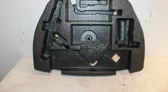 Toyota Auris E180 Tool box 