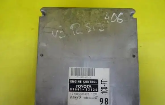 Toyota Corolla Verso AR10 Engine control unit/module 89661-13120 175800-5371