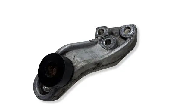 Hyundai Tucson JM Engine mounting bracket 218152E100
