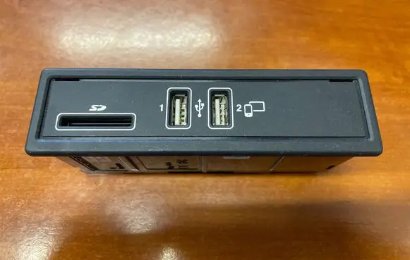 USB socket connector