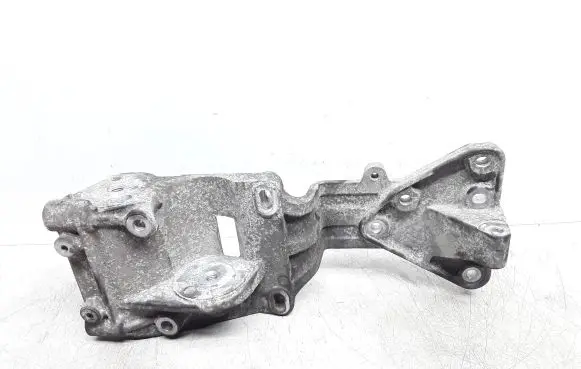 Volvo C70 Generator/alternator bracket 31251652