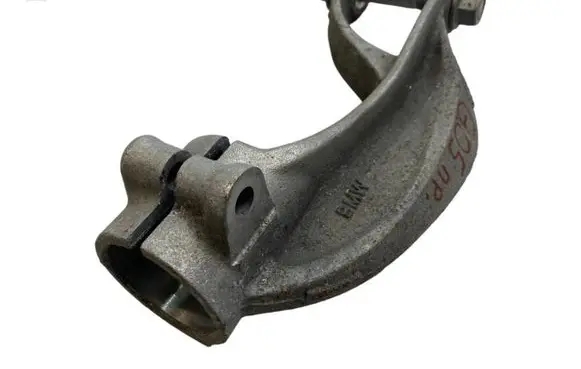 BMW X7 G07 Lower shock absorber bracket 6876684