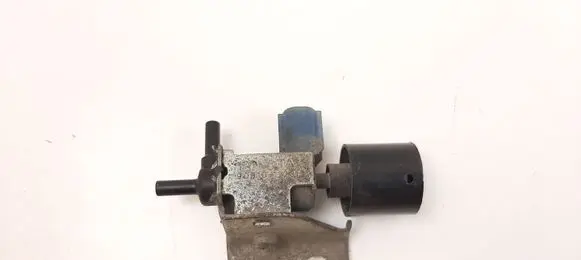 Toyota Avensis T270 Vacuum valve 9091012281