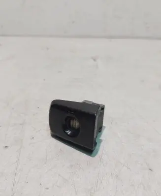 Nissan Qashqai Front door lock (next to the handle) N0502291