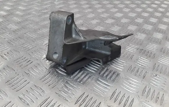 Citroen Xsara Picasso Engine mounting bracket 9632011910