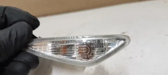 Mazda 6 Front fender indicator light P7389 011471