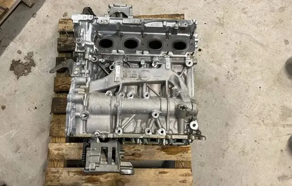 BMW X1 U11 Engine B48A 8632047
