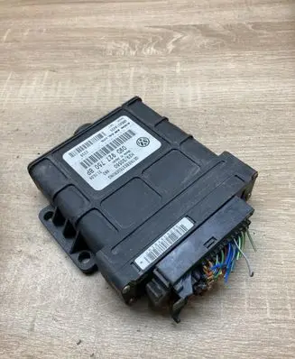 Volkswagen Touareg I Engine control unit/module ECU 09D927750BP UNBA014435