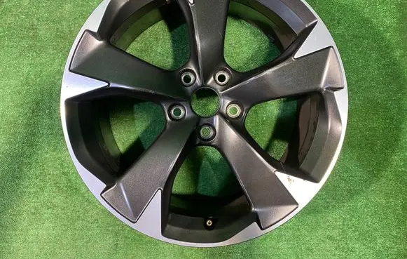 Seat Leon IV R18 alloy rim 5FA601025H