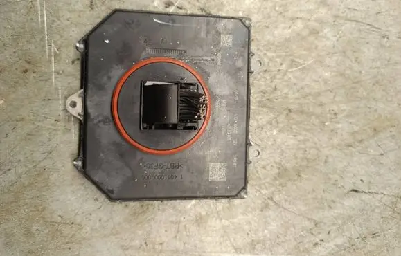 Dodge RAM Headlight ballast module Xenon 10EEG180044