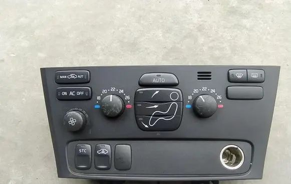 Volvo S60 Climate control unit 8682930