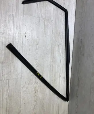 Ford Fiesta Rubber seal rear door window/glass 