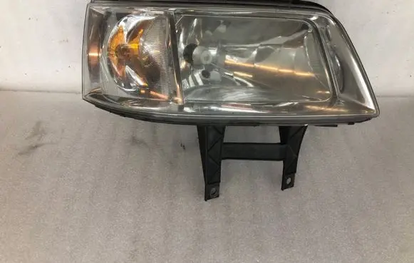 Volkswagen Transporter - Caravelle T5 Headlight/headlamp 1305235738 1305239255