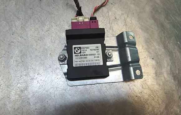 BMW 3 E92 E93 Fuel injection pump control unit/module 55892110