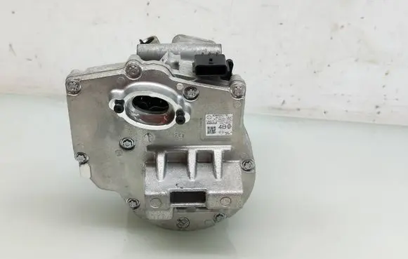 Renault Captur II Air conditioning (A/C) compressor (pump) 926003211R 0424002320 05H19037