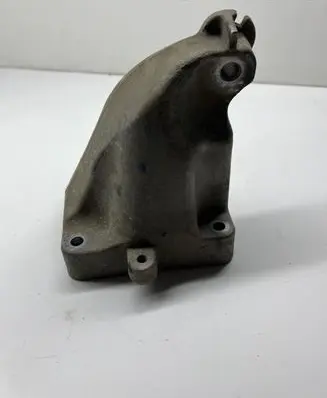 Mercedes-Benz CLS C219 Engine mounting bracket A6422230104